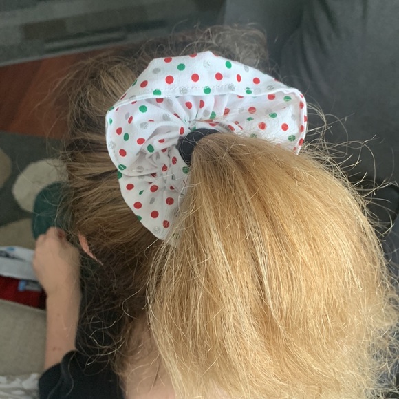 Christmas scrunches 🎄🎅🏽 - Picture 4 of 4